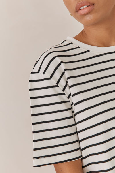 טי שירט סבסטיאן סטרייפס | לבן/שחור