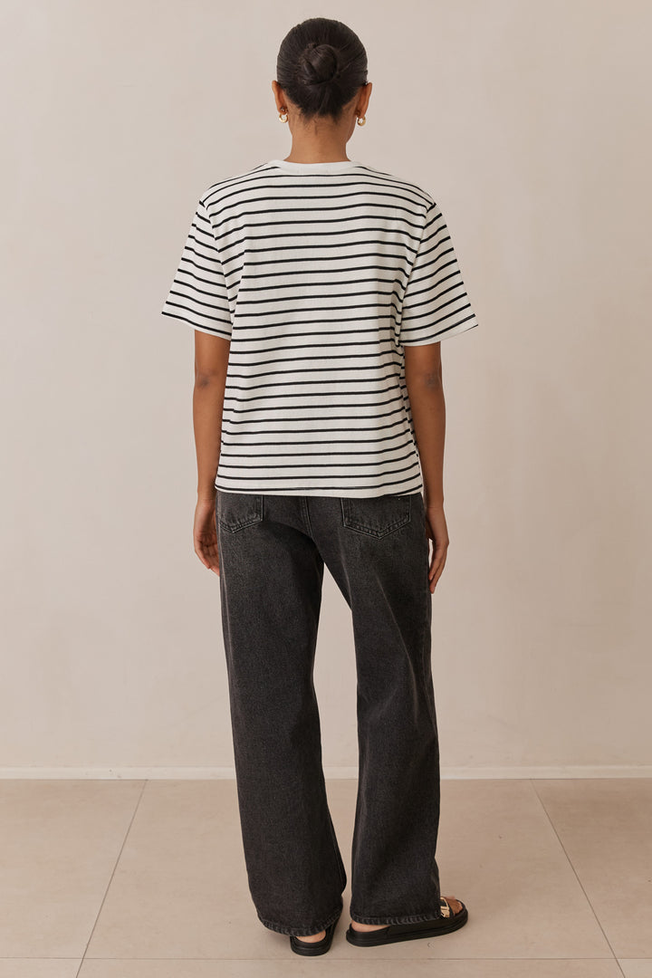 טי שירט סבסטיאן סטרייפס | לבן/שחור