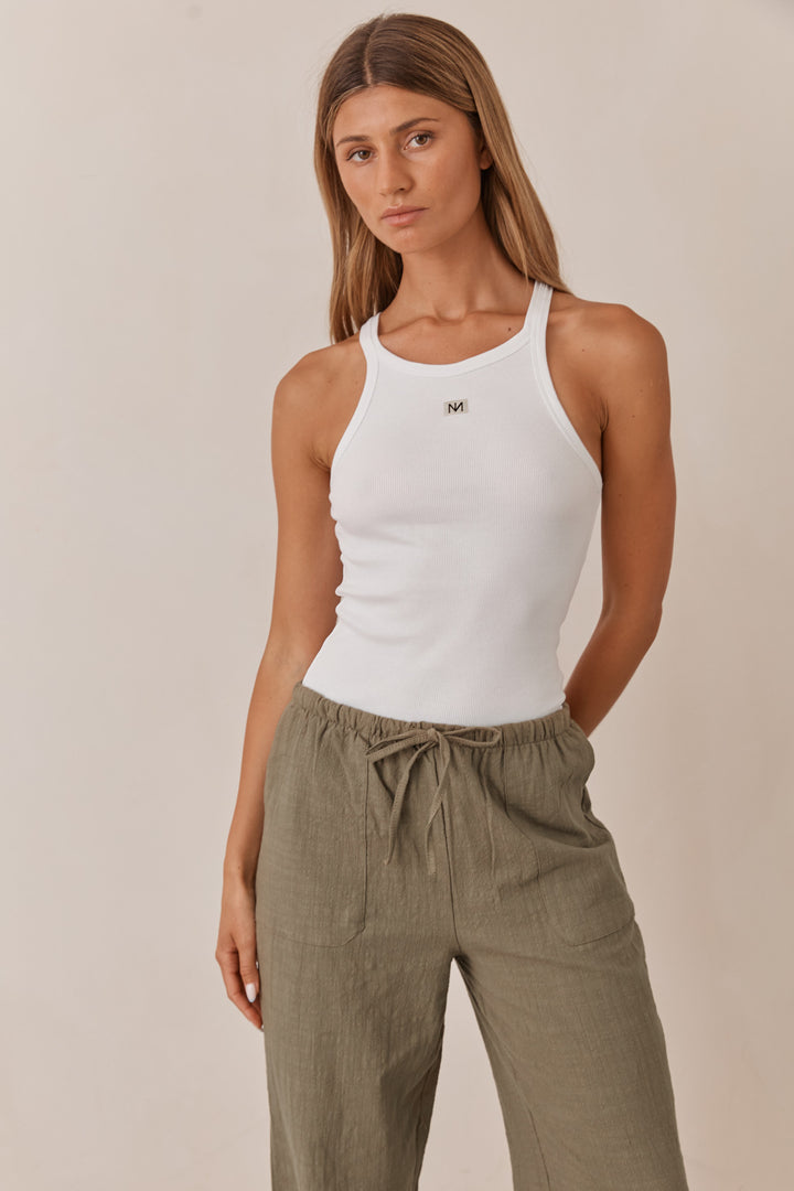 גופיית ריב ניס בשילוב פאץ' | לבן