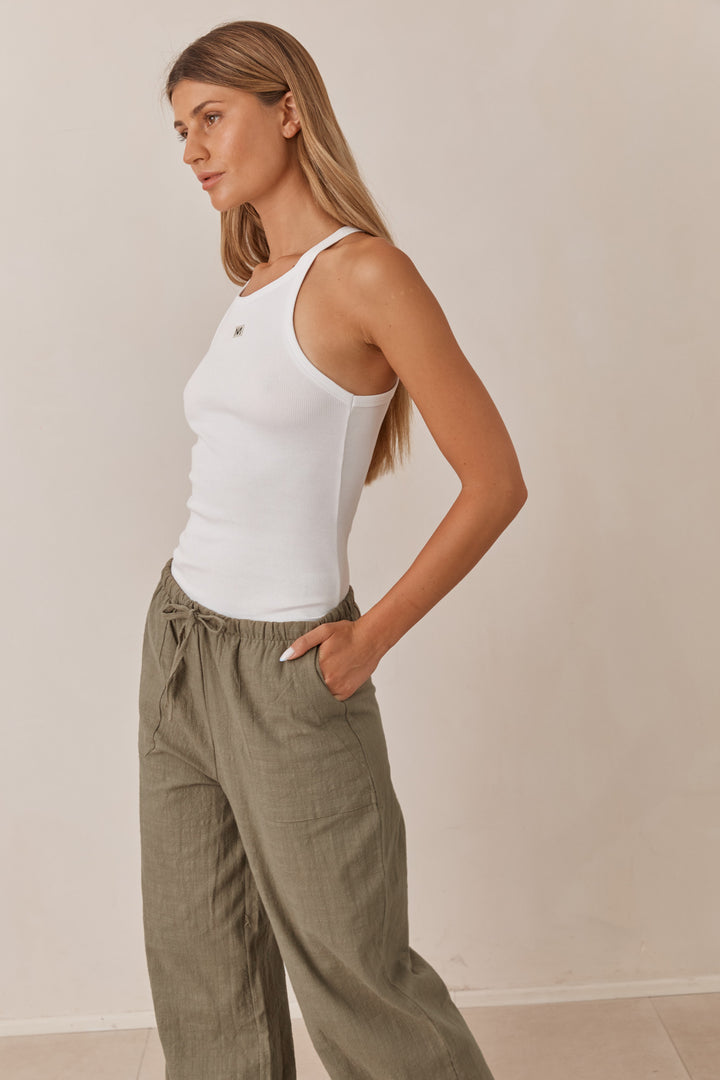 גופיית ריב ניס בשילוב פאץ' | לבן