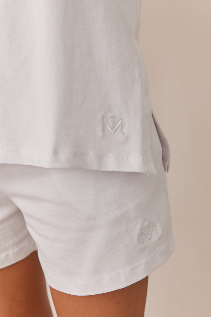 חליפת לנון גזרת אוברסייז | לבן