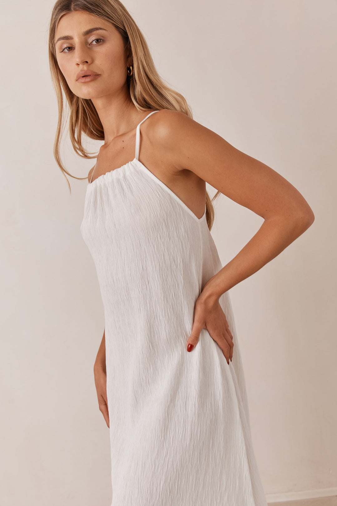 שמלת מישל מקסי בגזרת קולר | לבן