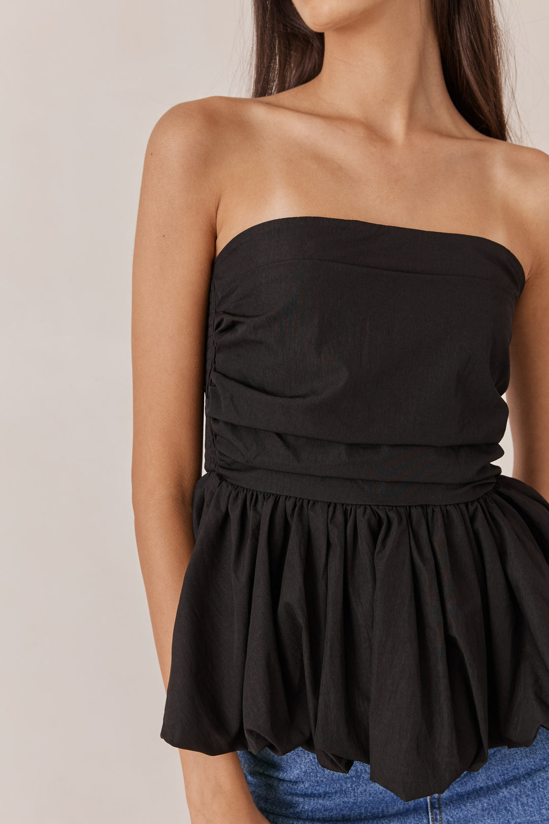 סטרפלס טריה בשילוב פפלום | שחור