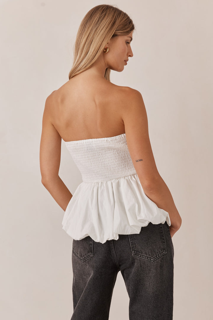 סטרפלס טריה בשילוב פפלום | לבן