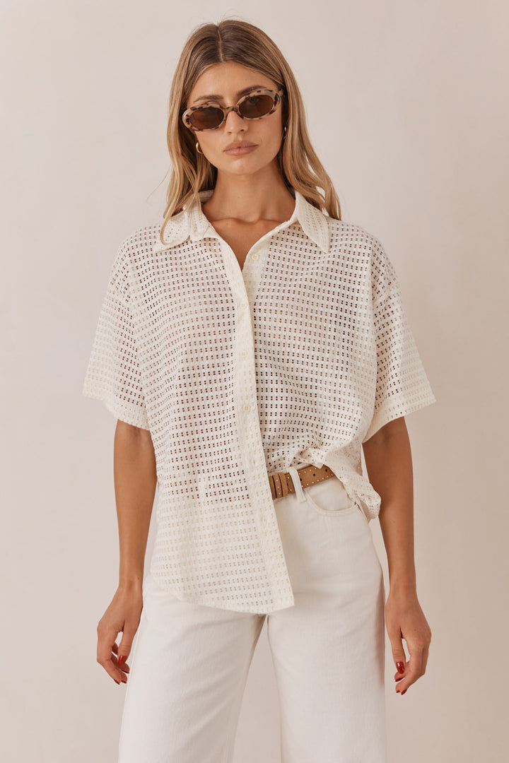 מכופתרת רשת בריטה שרוול קצר | שמנת