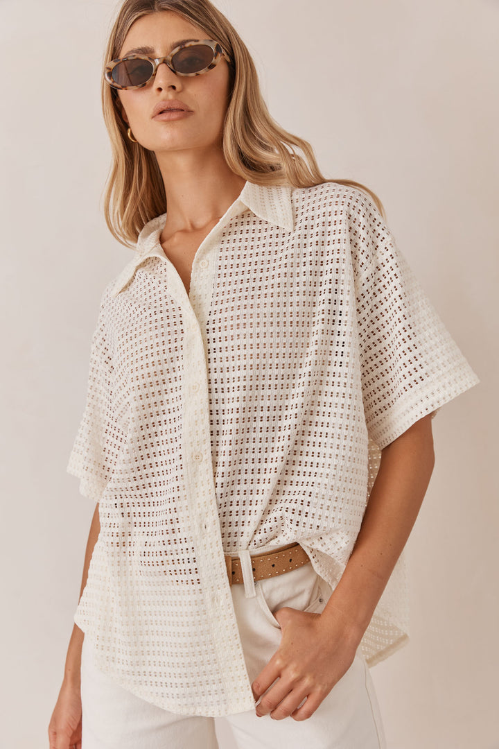 מכופתרת רשת בריטה שרוול קצר | שמנת