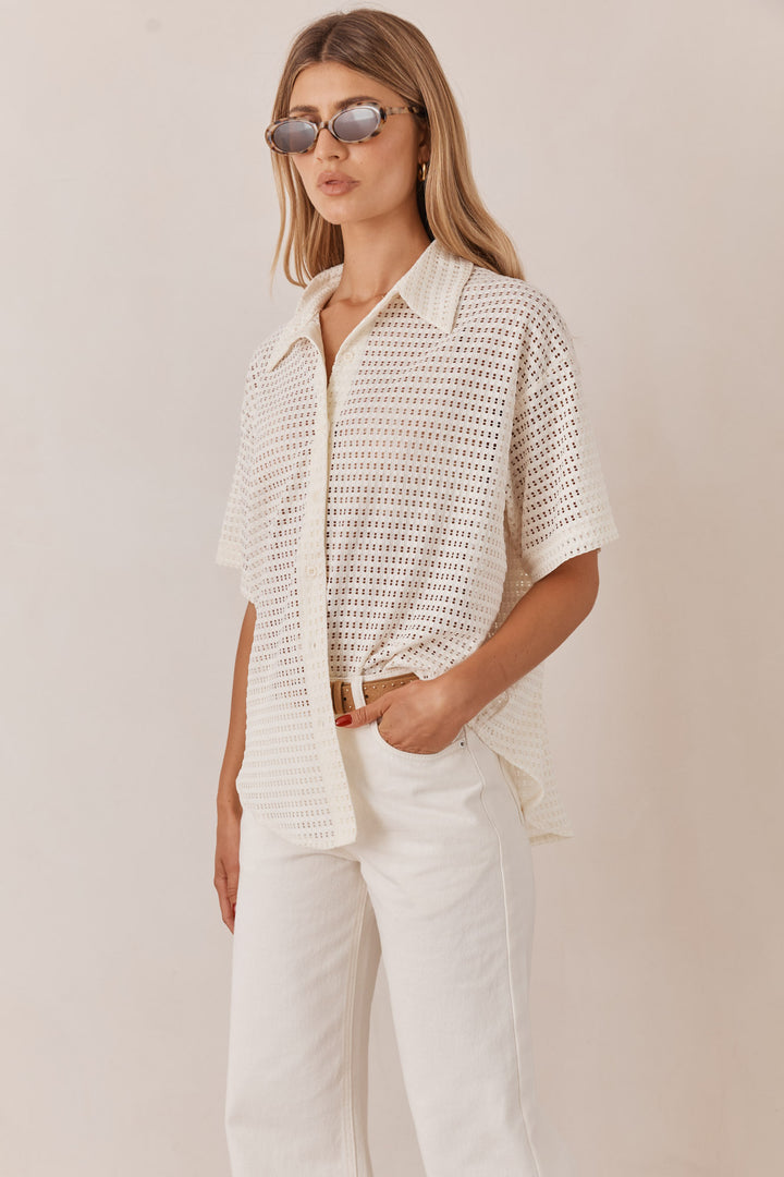 מכופתרת רשת בריטה שרוול קצר | שמנת