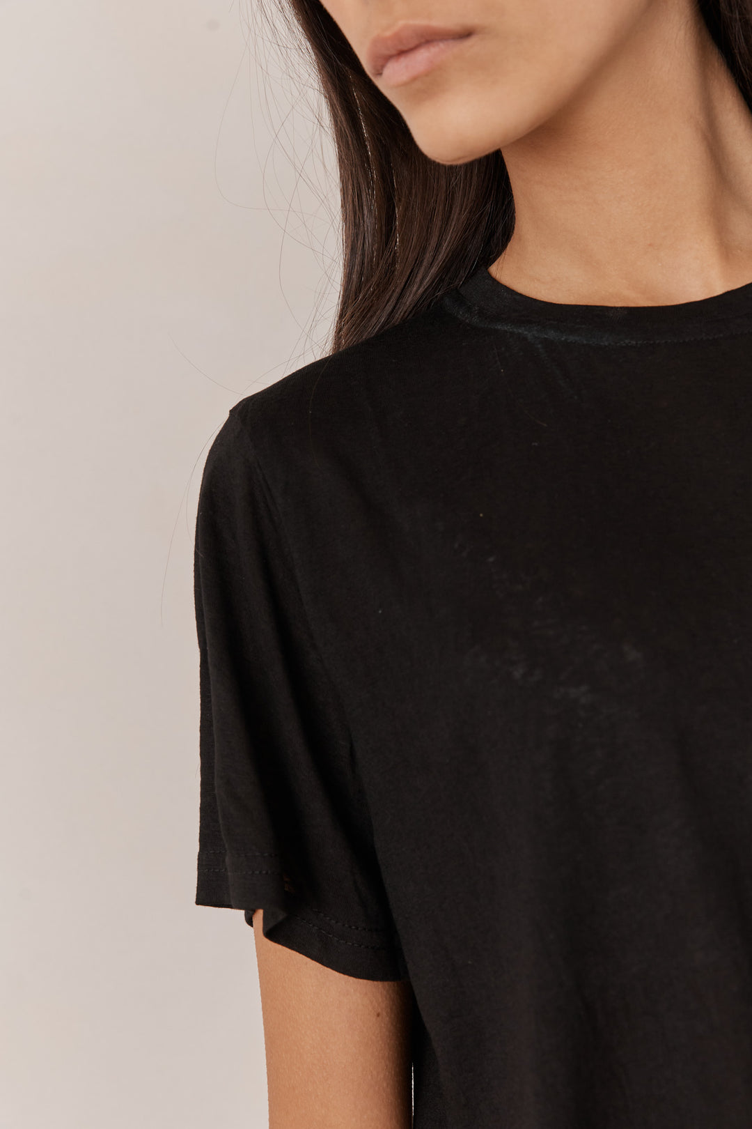 טי שירט טרוי בד שקפקף | שחור