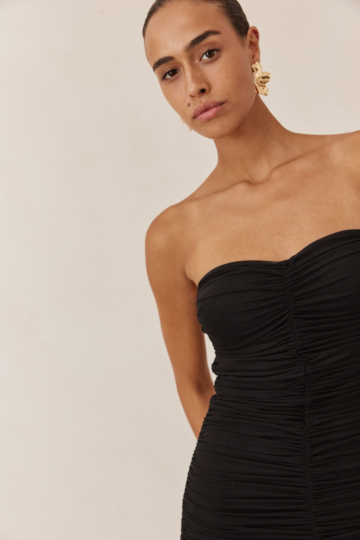 שמלת מיני סטרפלס ויקטוריה | שחור