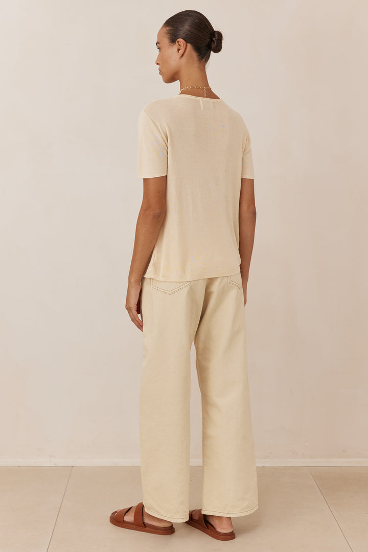 חולצת סריג דק אוריאנה מחשוף וי | בז'