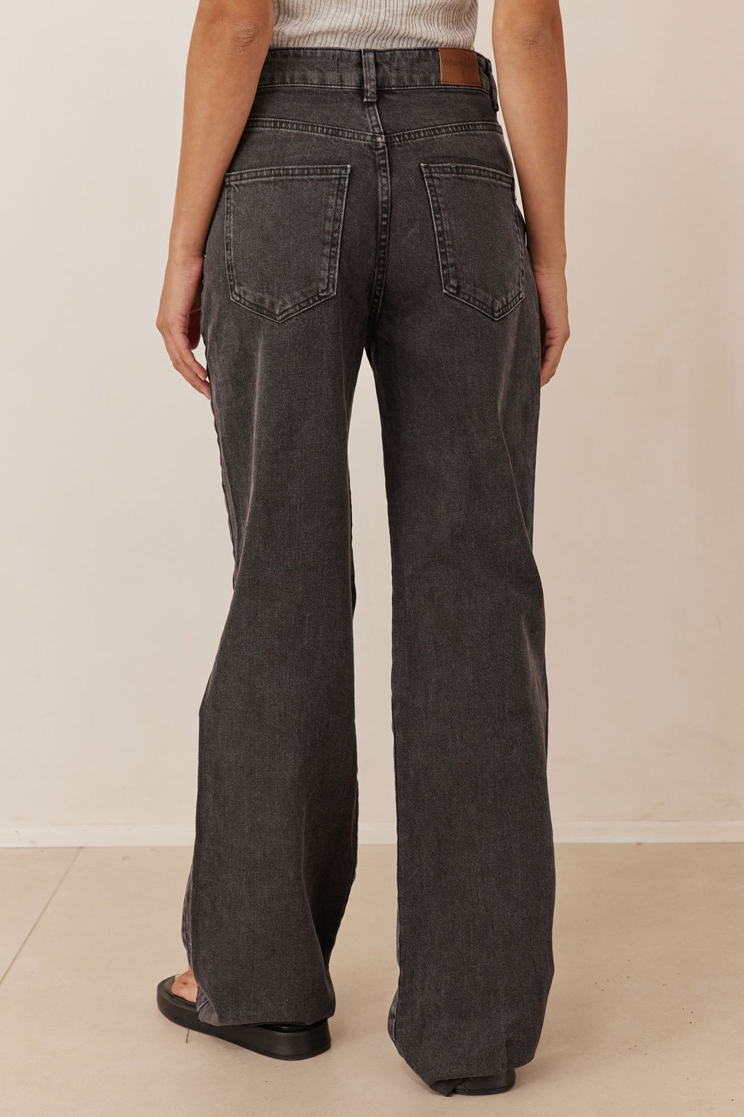 מכנסי ג'ינס טובי קרעים | שחור