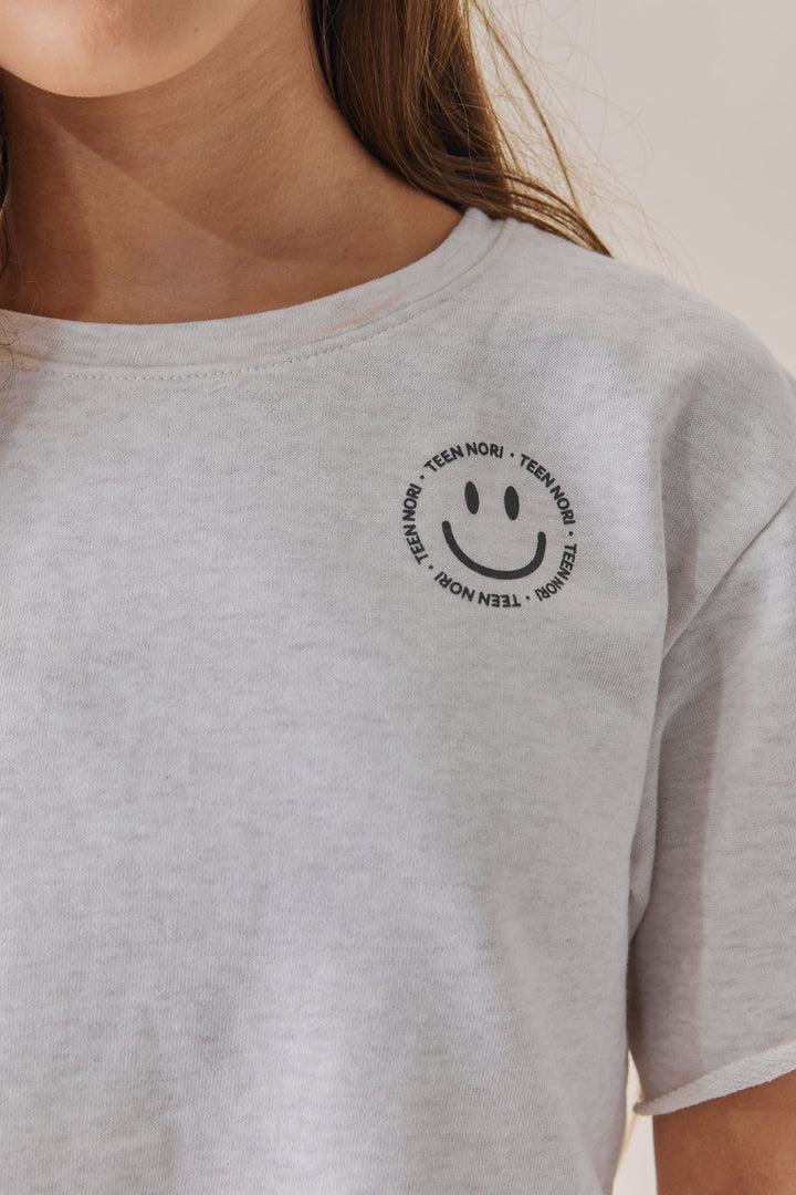 חליפת סמיילי טי שירט ושורטס | אפור בהיר