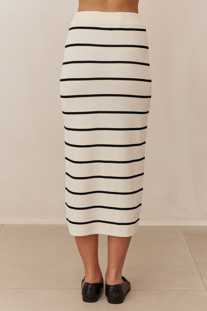 חצאית סריג מידי הילארי סטרייפס | קרם/שחור