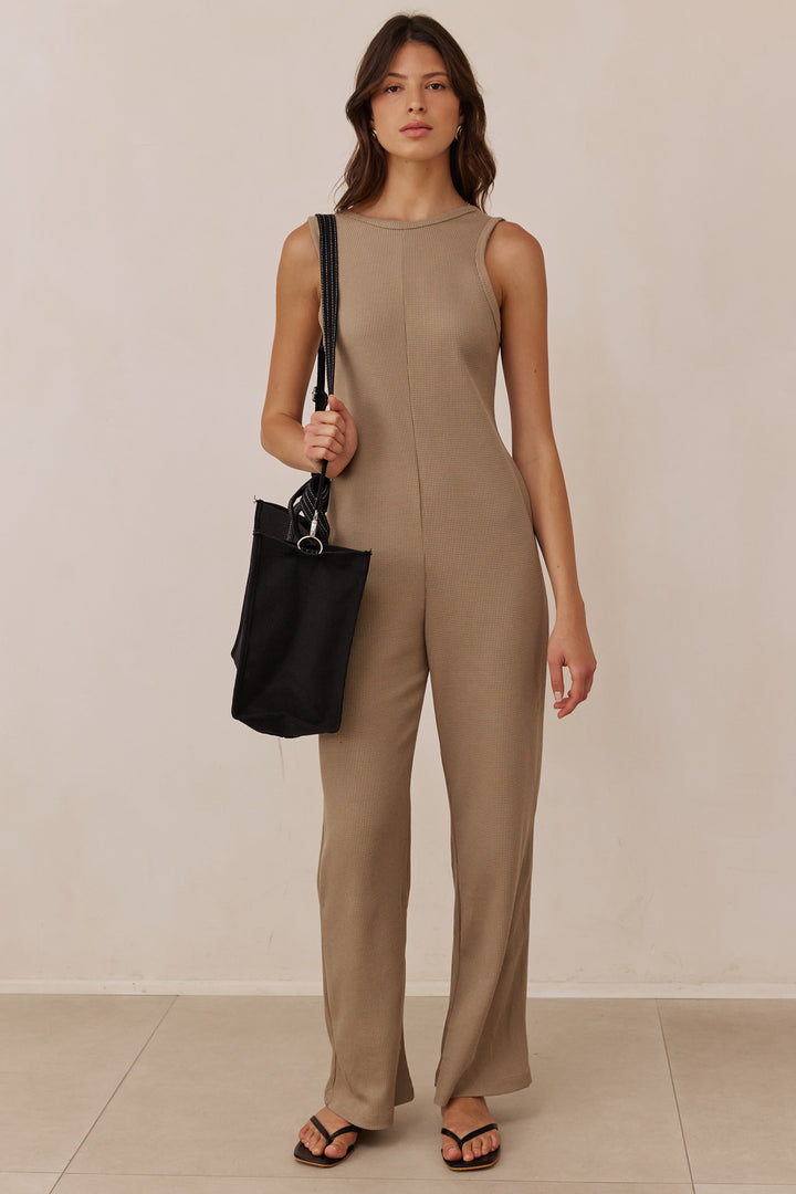 אוברול שר בד וופל מחשוף גב | מוקה