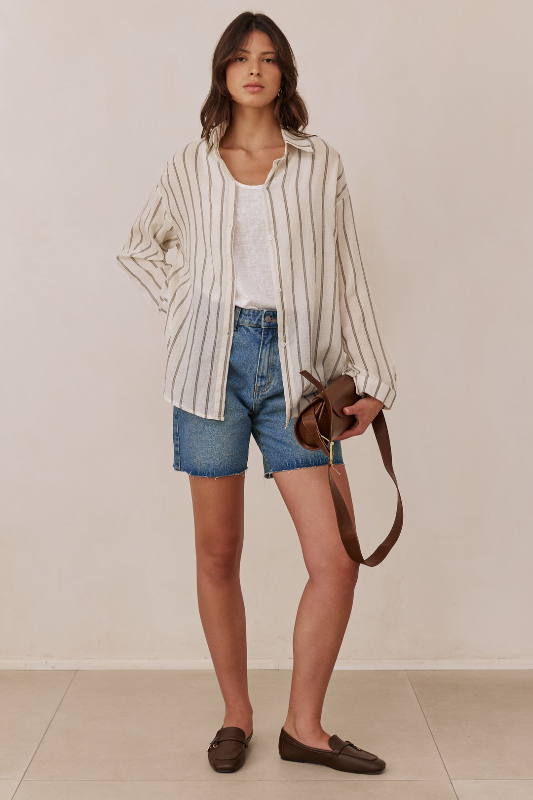 חולצה מכופתרת סאני סטרייפס בד שקפקף | קרם/זית