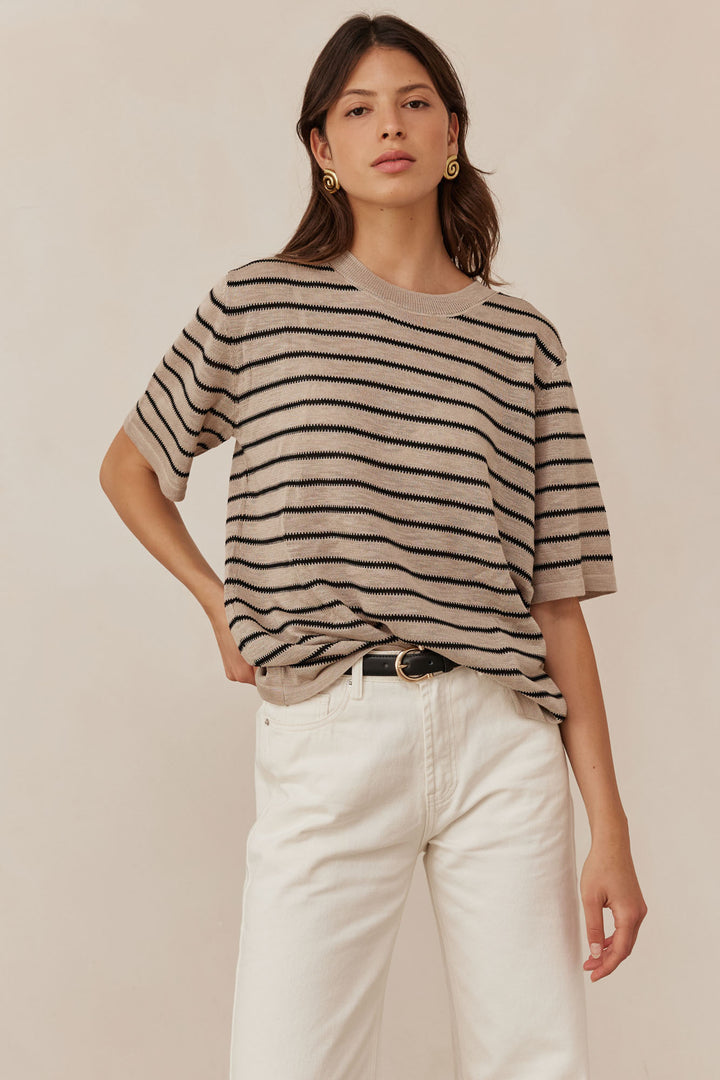 חולצת סריג דיאן סטרייפס שרוול קצר | בז'/שחור