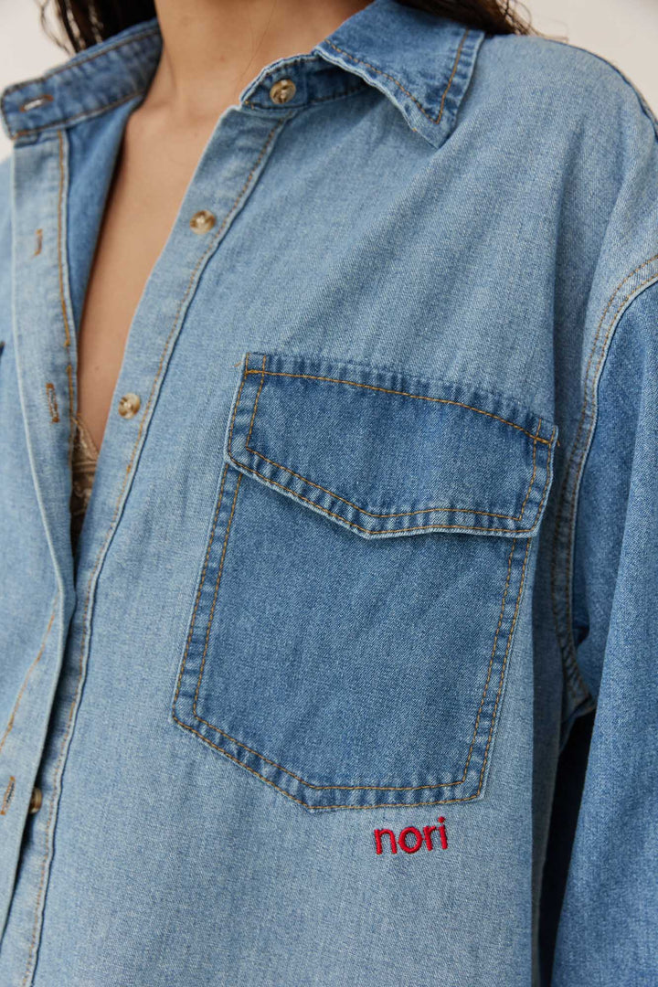 חולצת דנים דיאן רקמת לוגו | ג'ינס