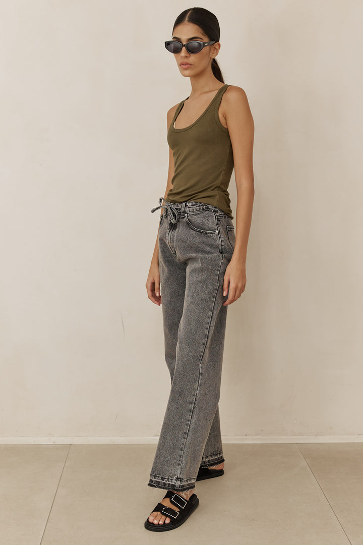 גופיית בייסיק סופי בד ריב דק | ירוק זית