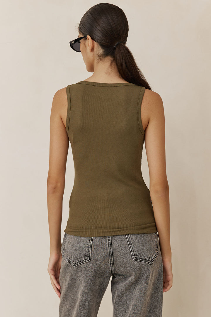 גופיית בייסיק סופי בד ריב דק | ירוק זית