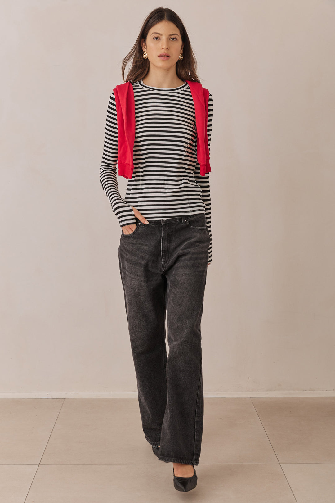 חולצת נטשה סטרייפס שרוולי כפפה | שחור/לבן