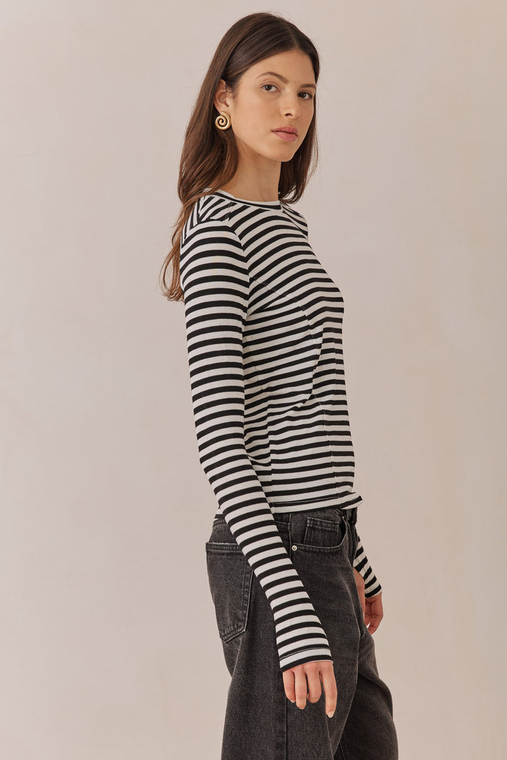 חולצת נטשה סטרייפס שרוולי כפפה | שחור/לבן