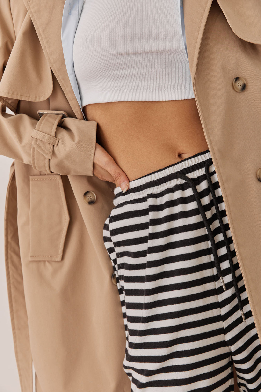 מכנסי לידיה סטרייפס גזרה ישרה | שחור/לבן