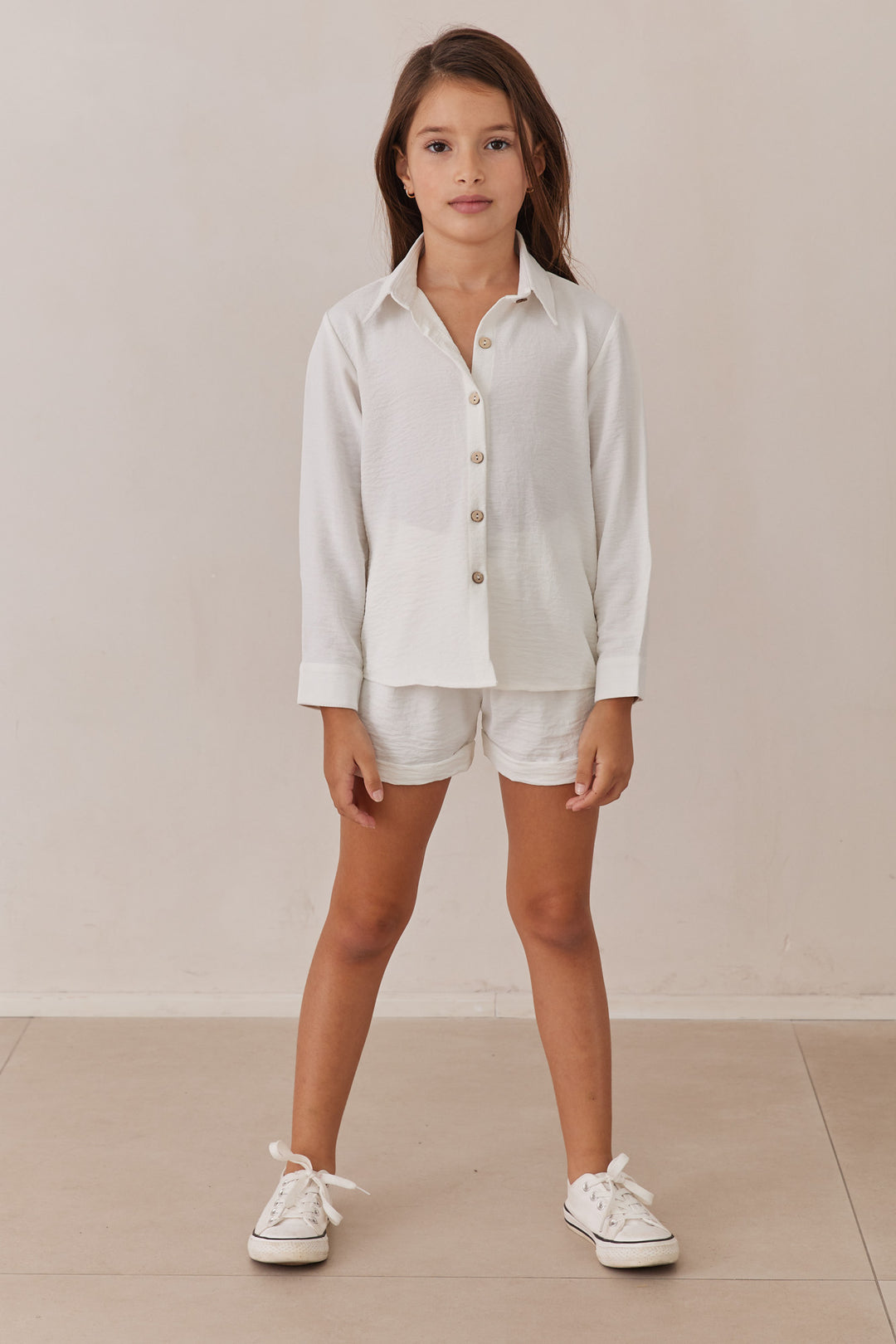 חליפת לורי מכופתרת ושורט בשילוב כפתורי עץ | לבן