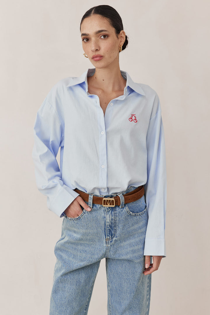 מכופתרת קווין בשילוב רקמה | כחול בהיר