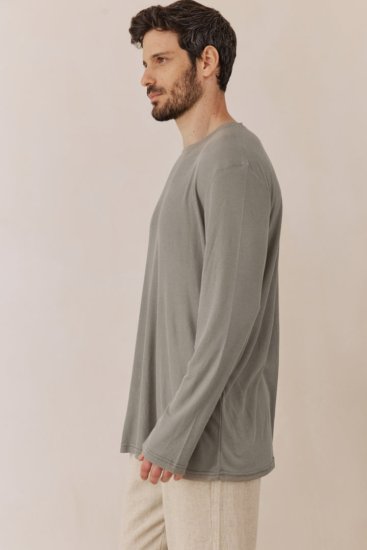 טי שירט און מבד ריב דק | ירוק זית