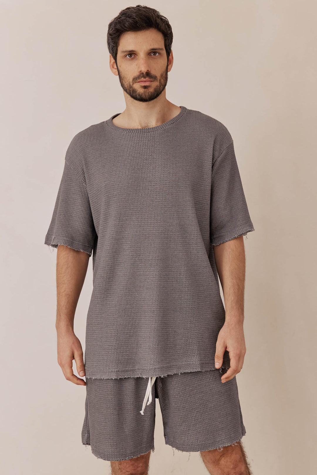 חולצת דיוויד בד וופל וואש סיומת פרומה | אפור כהה