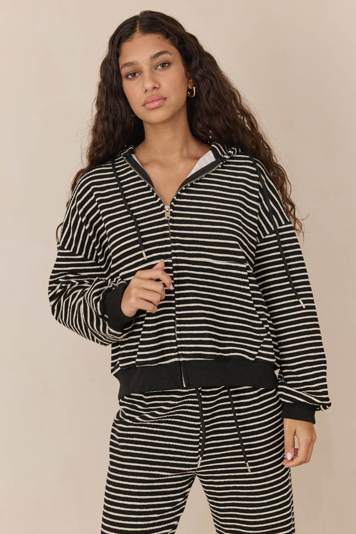 סוויטשירט קייט סטרייפס בשילוב קפוצ'ון | שחור/קרם