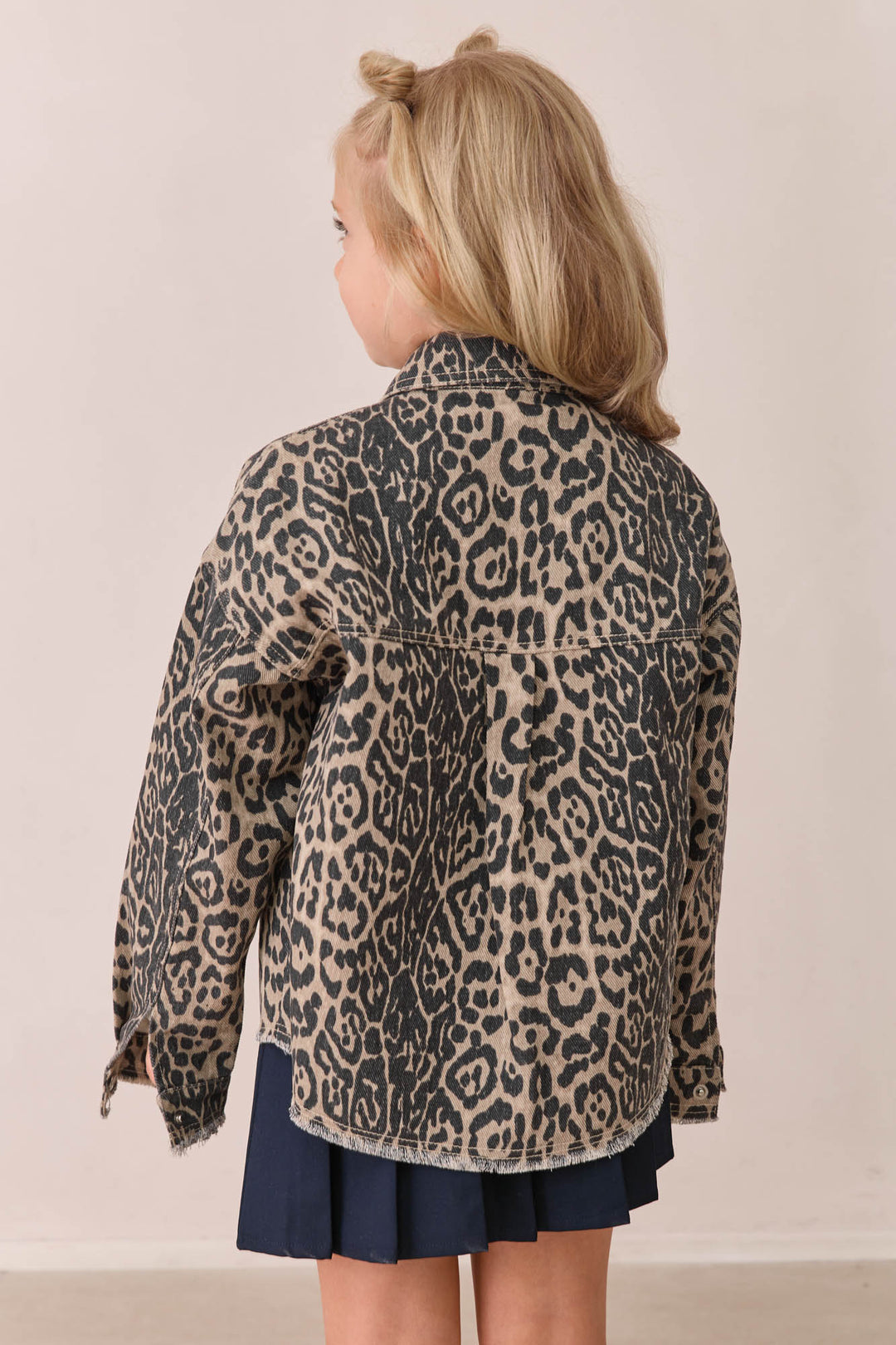 ג'קט אוברסייז מנומר בסיומת פרומה | מנומר