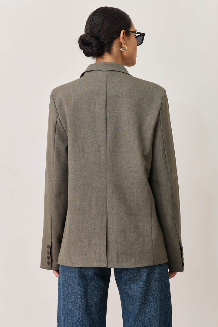 בלייזר מחויט מארק בגזרה אוברסייזית | ירוק זית