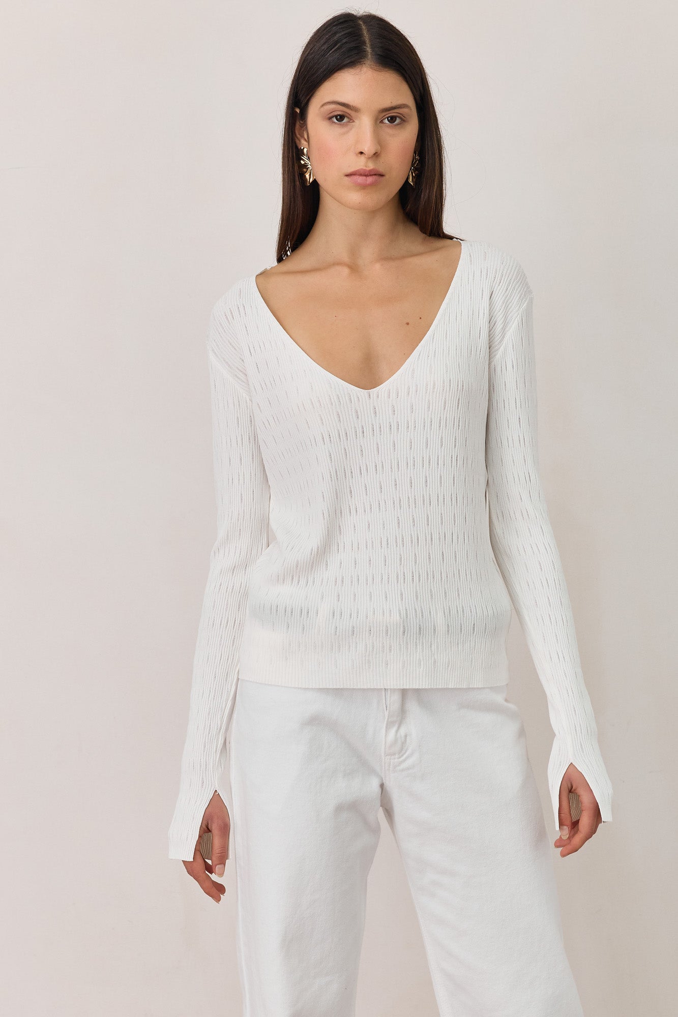 חולצת ניל עם טקסטורה ושסע בשרוול | לבן