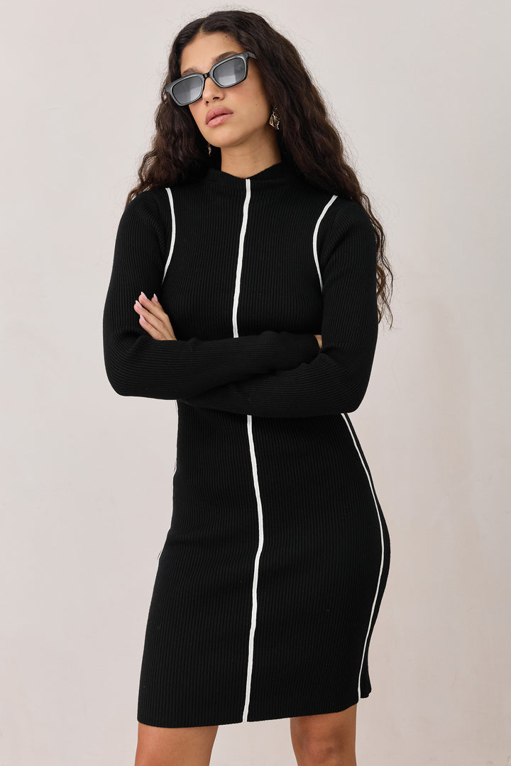 שמלת סריג קיילה חצי גולף תיפורים בולטים | שחור