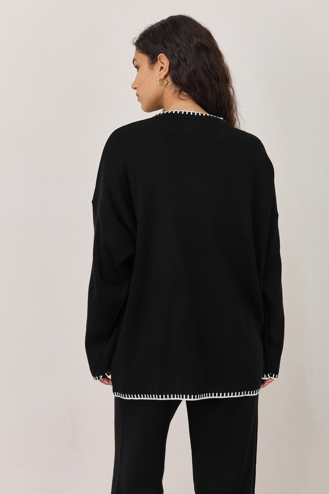 סריג אליוט תיפורים בולטים | שחור