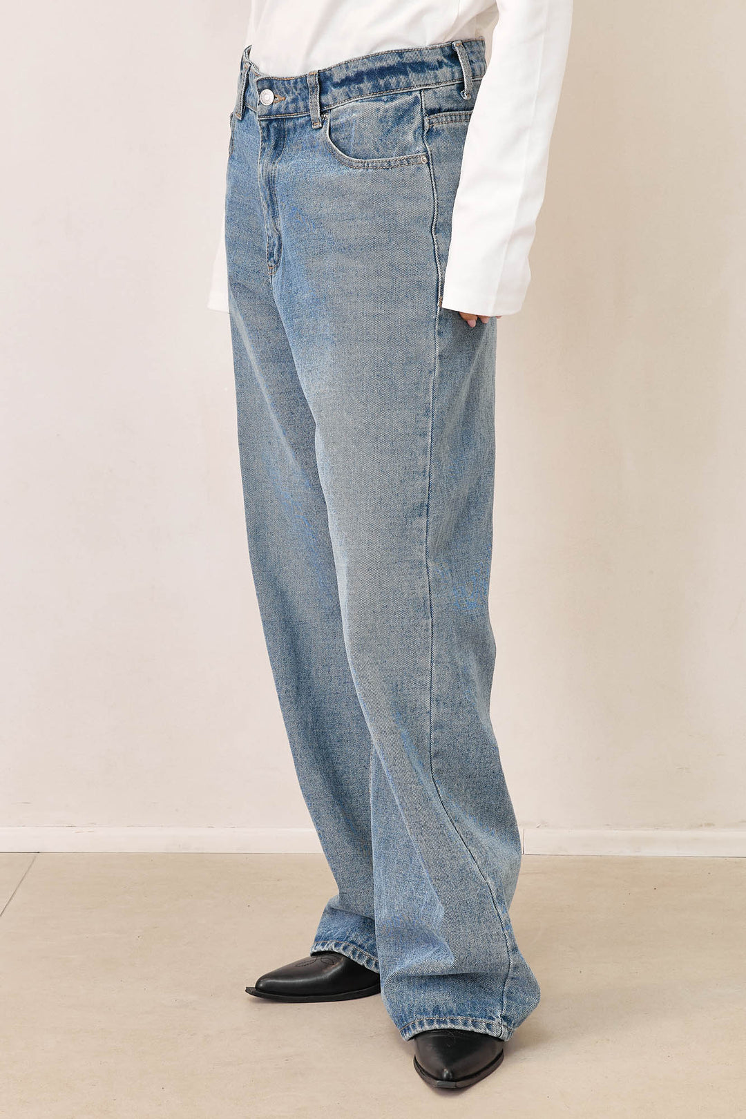 מכנסי דנים בויפרנד נינה בשילוב רקמת לוגו | ג'ינס