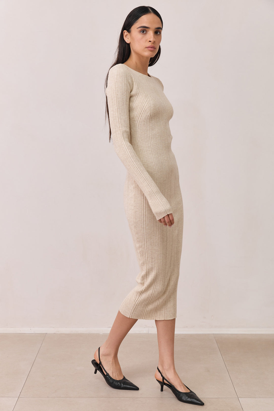 שמלת סריג פרדי אורך מידי | בז'