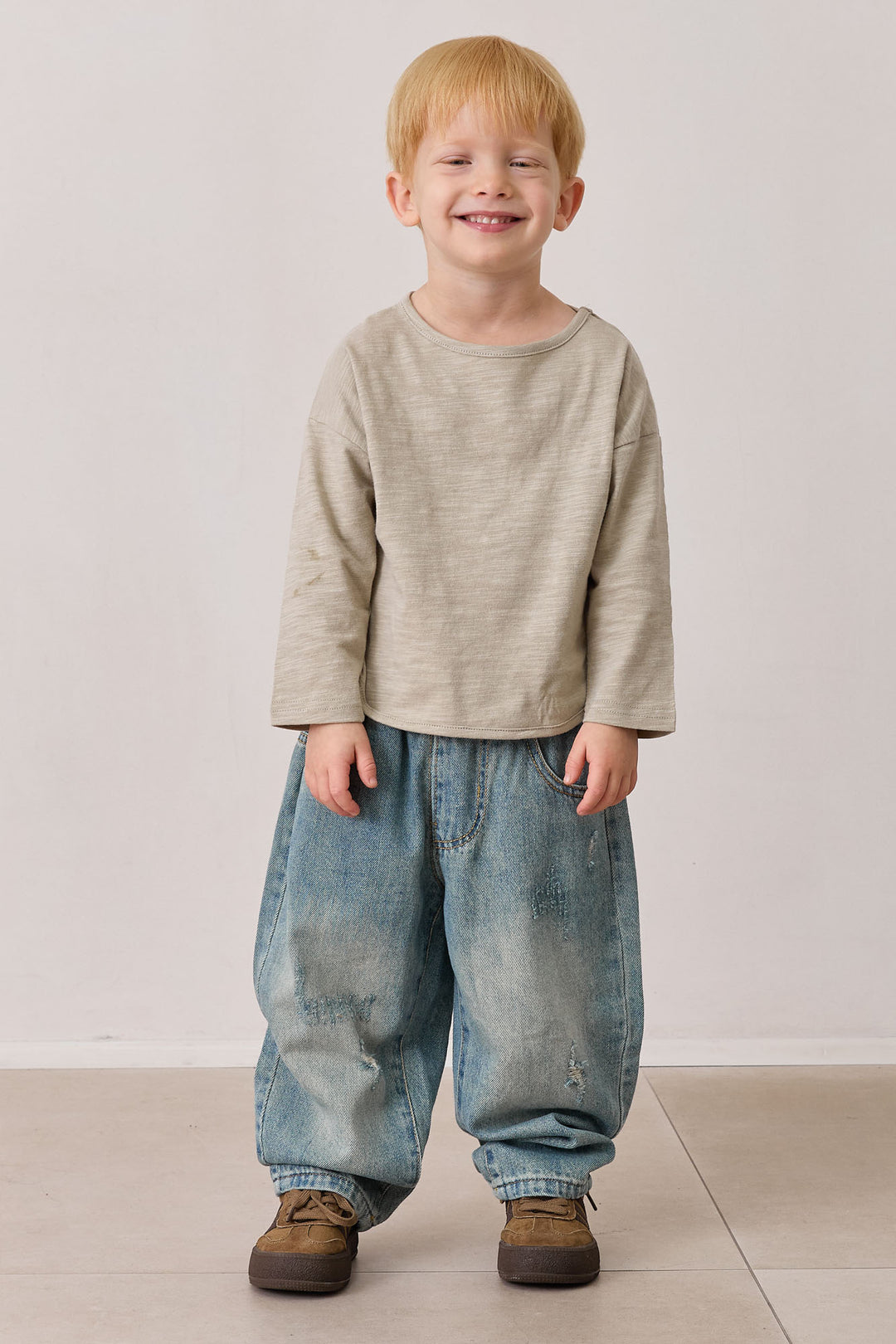 טי שירט שרוול ארוך בסיומת מעוגלת | בז'