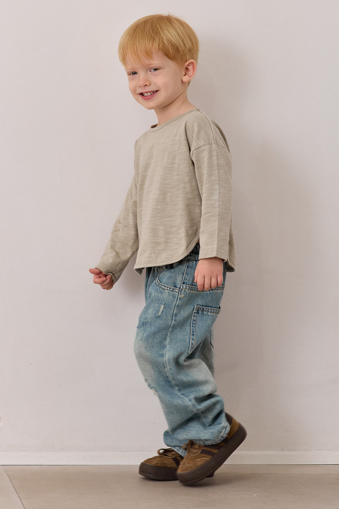 טי שירט שרוול ארוך בסיומת מעוגלת | בז'