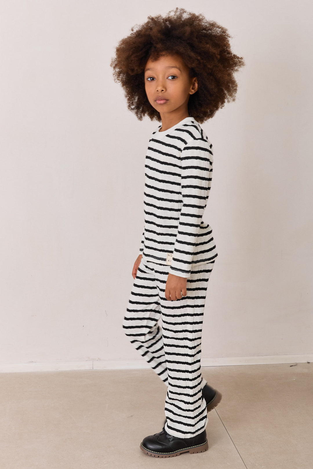 חליפת פסים טי שירט ומכנסיים | לבן/שחור