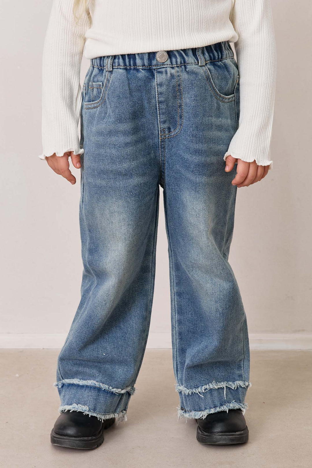 מכנסי דנים גומי במותן וסיומת מכפלת פרומה | ג'ינס