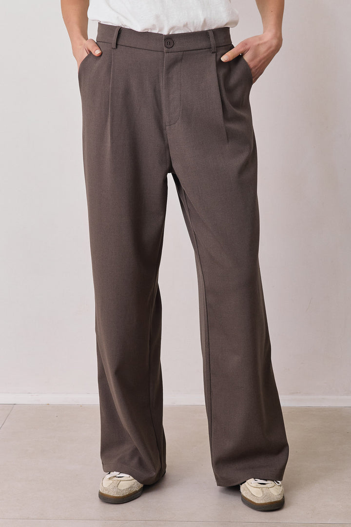 מכנסיים מחויטים אנאיס גזרה ישרה | חום כהה