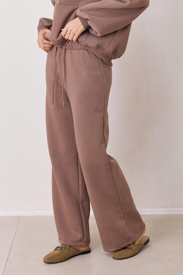 מכנסי פוטר סאם גזרה רחבה | חום