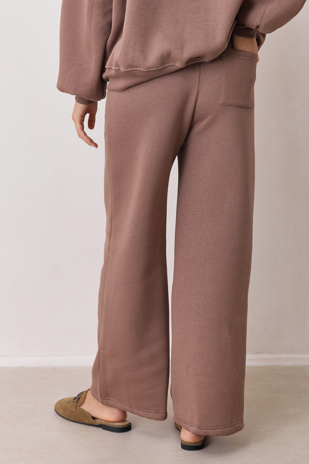 מכנסי פוטר סאם גזרה רחבה | חום