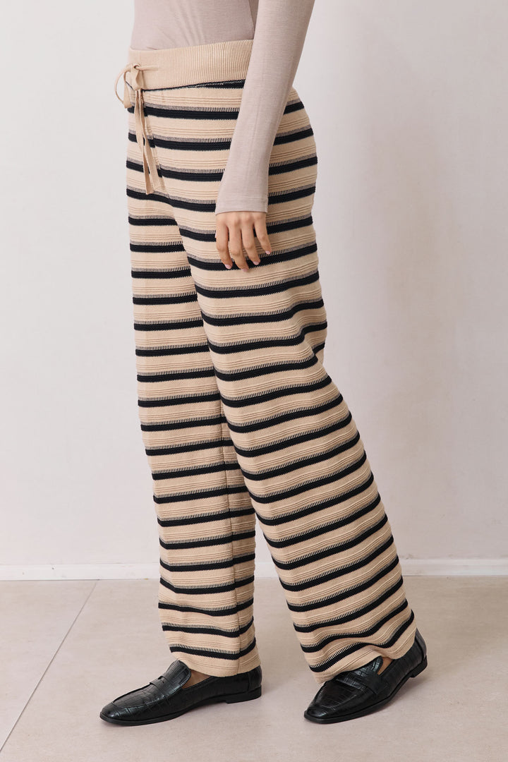 מכנסי סריג לואי סטרייפס | בז'/שחור