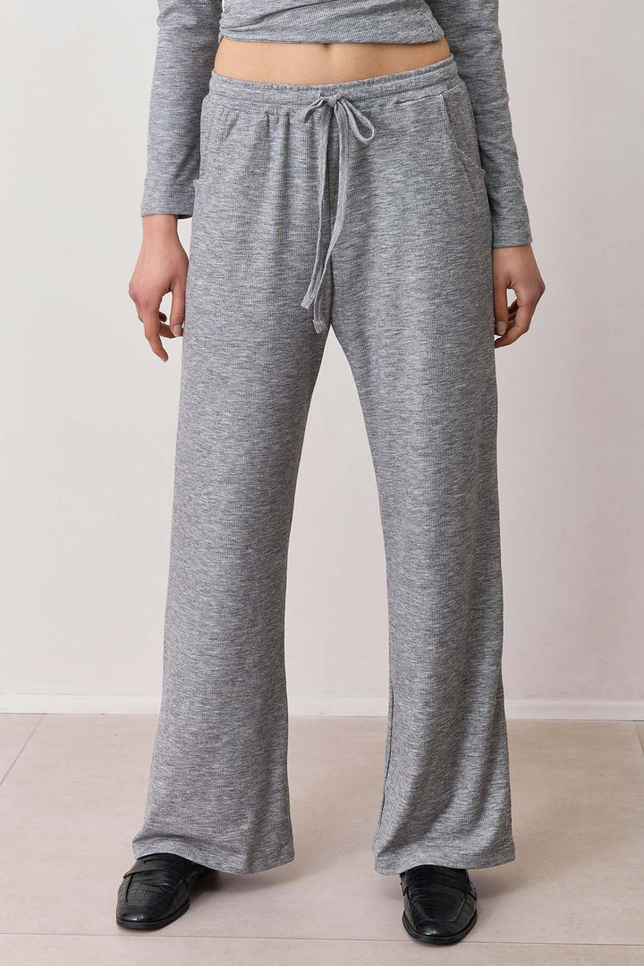 מכנסי ריב מייקי גזרה ישרה | אפור