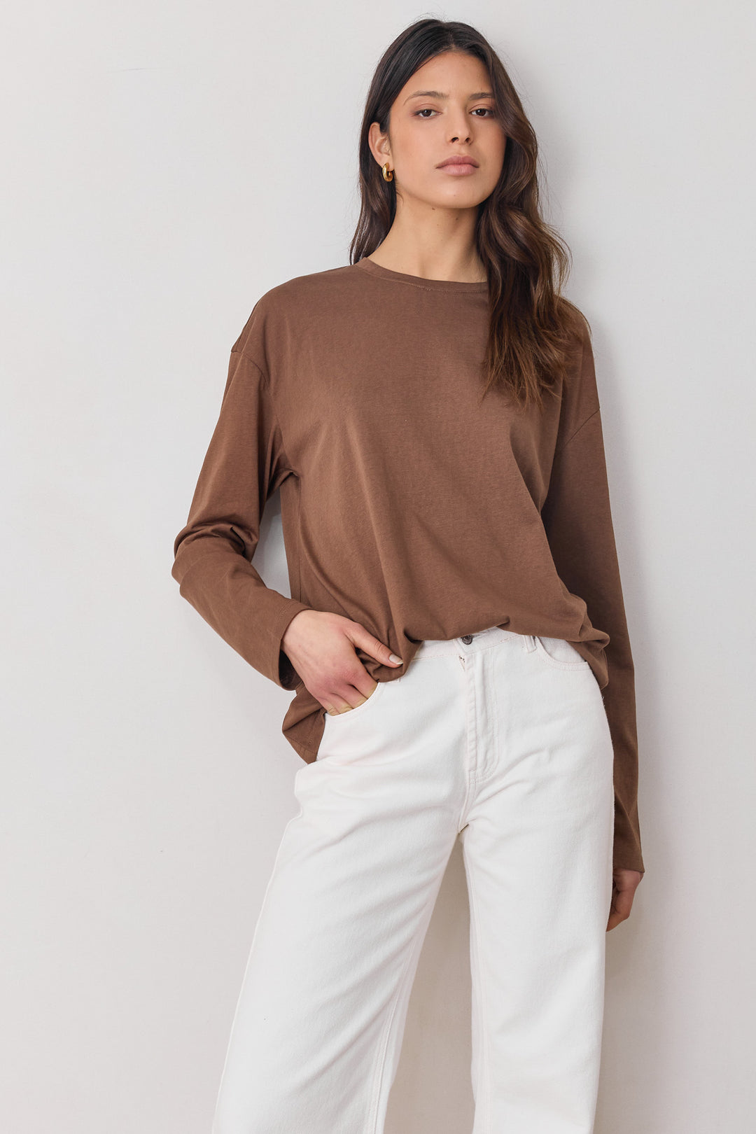 טי שירט בייסיק מדיסון שרוול ארוך | חום