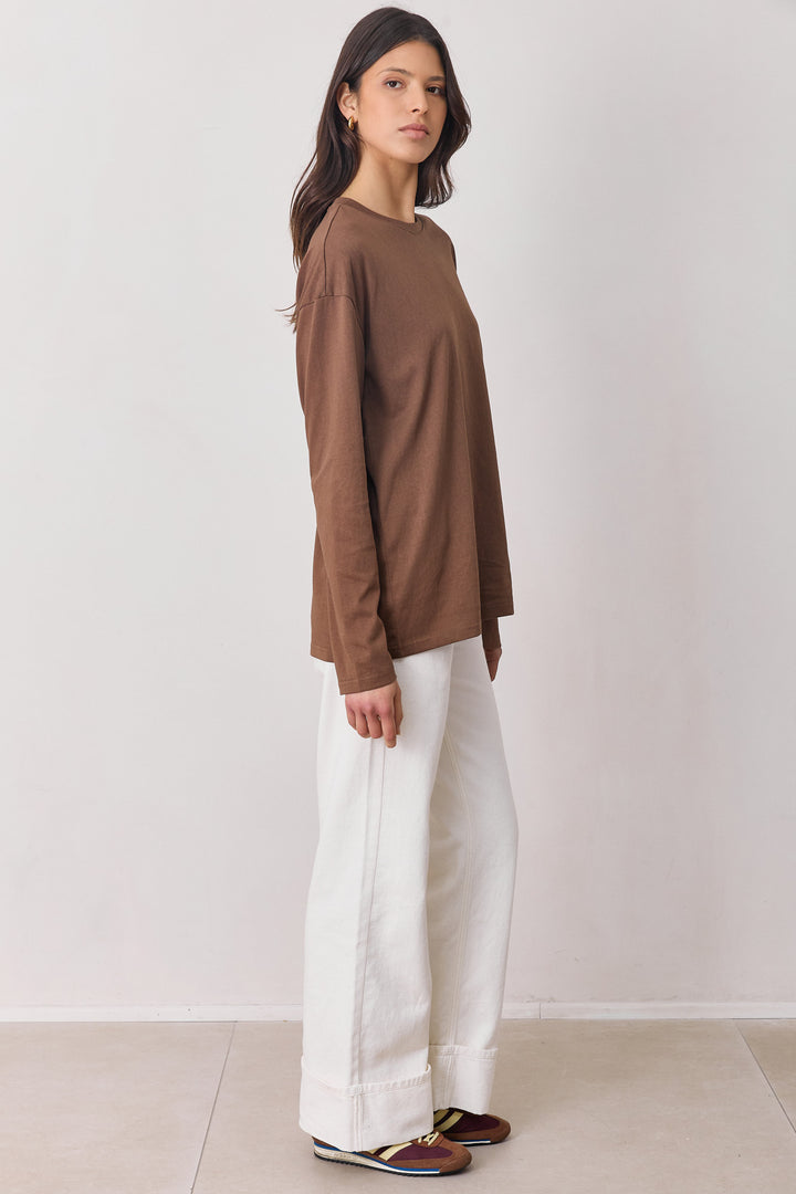 טי שירט בייסיק מדיסון שרוול ארוך | חום