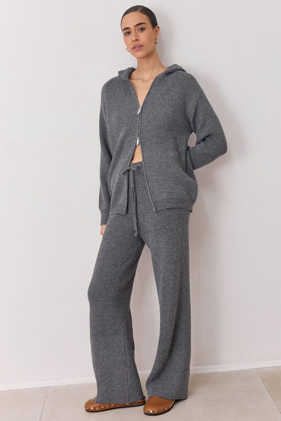 מכנסי סריג קורין גזרה רחבה | אפור כהה